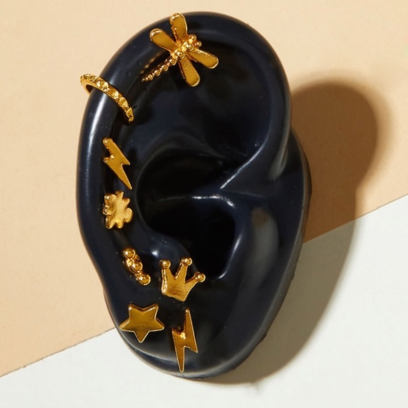 NWT🎉 Crown Earring Studs/ Cartilage Dainty… - Picture 3 of 5